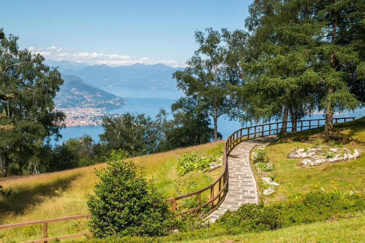 Camminata panoramica alla scoperta delle frazioni di Stresa desktop picture