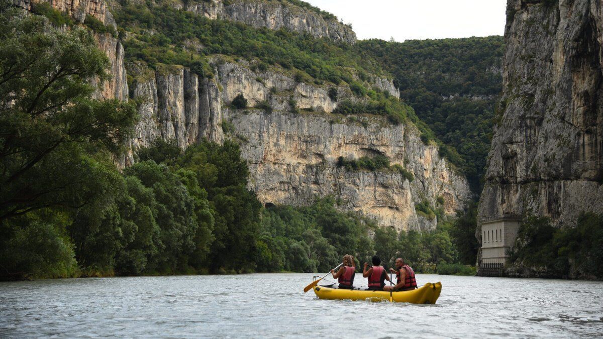 Sessione di Rafting con Spritz finale in Val d’Adige Sessione di Rafting con Spritz finale in Val d’Adige desktop picture