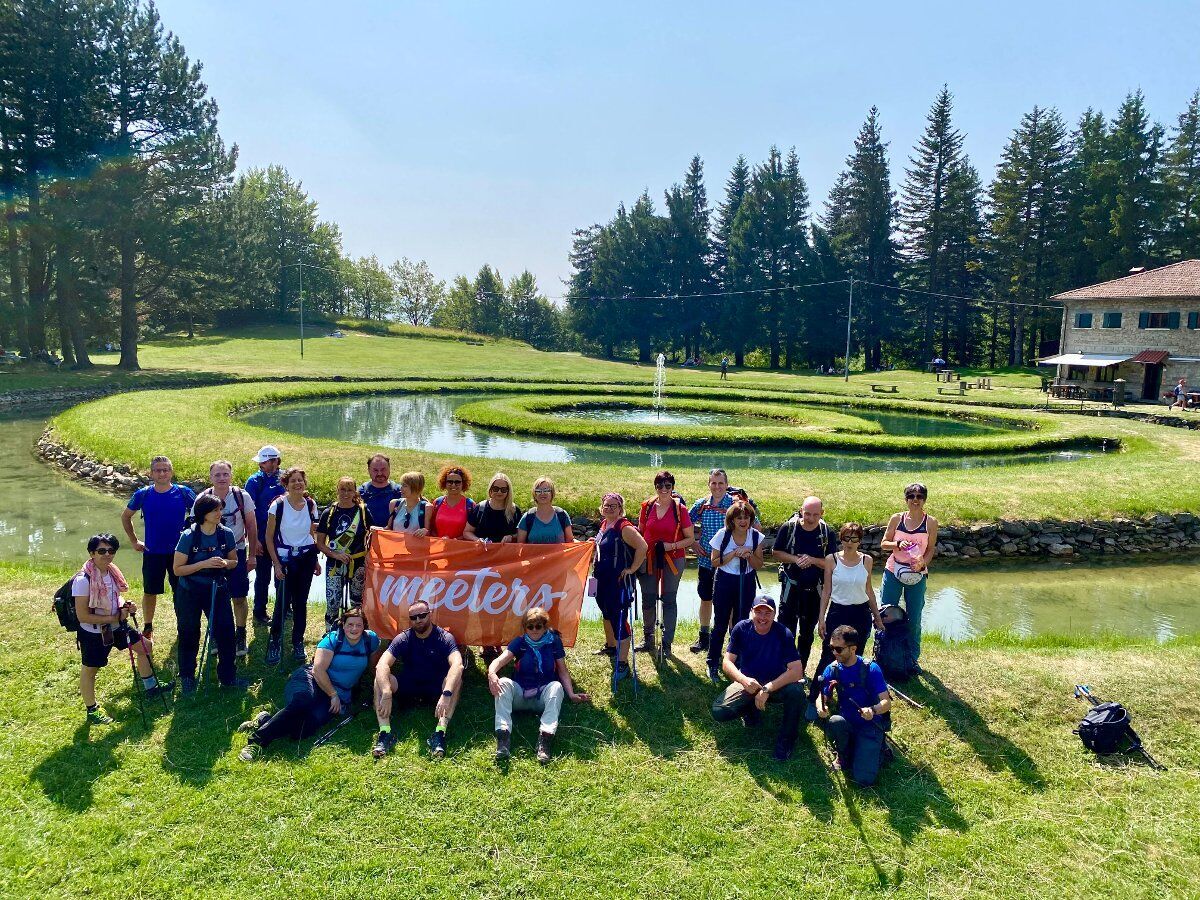 Trekking ai piedi del Monte Cusna con pranzo in Osteria Trekking ai piedi del Monte Cusna con pranzo in Osteria desktop picture