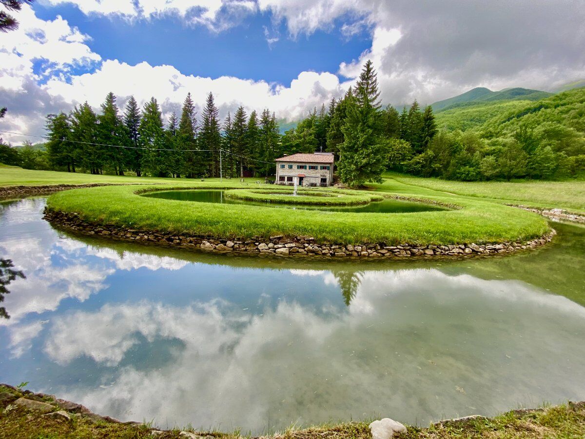 Trekking ai piedi del Monte Cusna con pranzo in Osteria Trekking ai piedi del Monte Cusna con pranzo in Osteria desktop picture