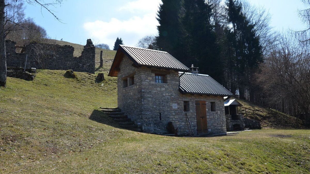 Itinerario tra i tre bivacchi: Loff, Vallon Scuro e Costa Curta Itinerario tra i tre bivacchi: Loff, Vallon Scuro e Costa Curta desktop picture