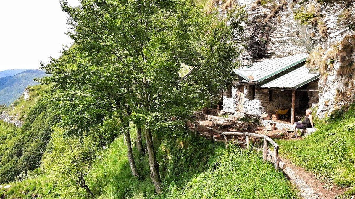 Itinerario tra i tre bivacchi: Loff, Vallon Scuro e Costa Curta Itinerario tra i tre bivacchi: Loff, Vallon Scuro e Costa Curta desktop picture