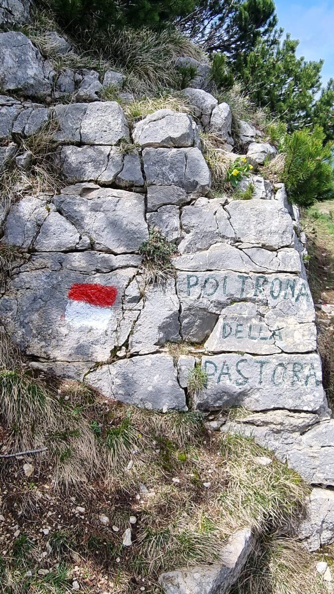 Trekking al rifugio Telegrafo attraverso il sentiero della Pastora Trekking al rifugio Telegrafo attraverso il sentiero della Pastora desktop picture