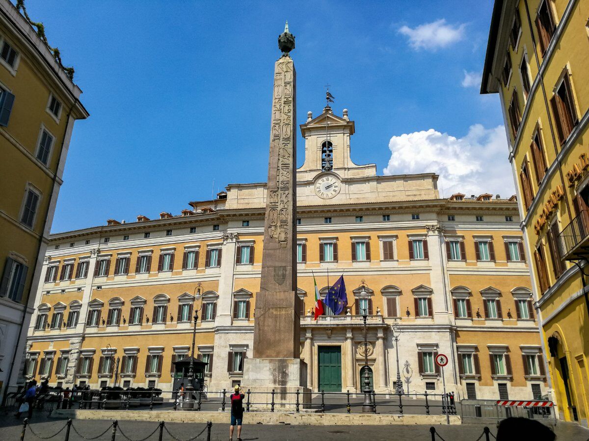 Tour tematico a Roma: Via Fani e i novanta secondi che cambiarono l'Italia desktop picture