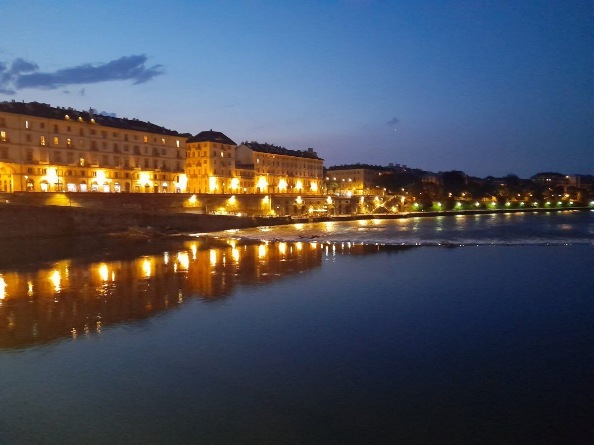 Lungo il Sangone e il Po: camminata serale a Torino con birra finale desktop picture