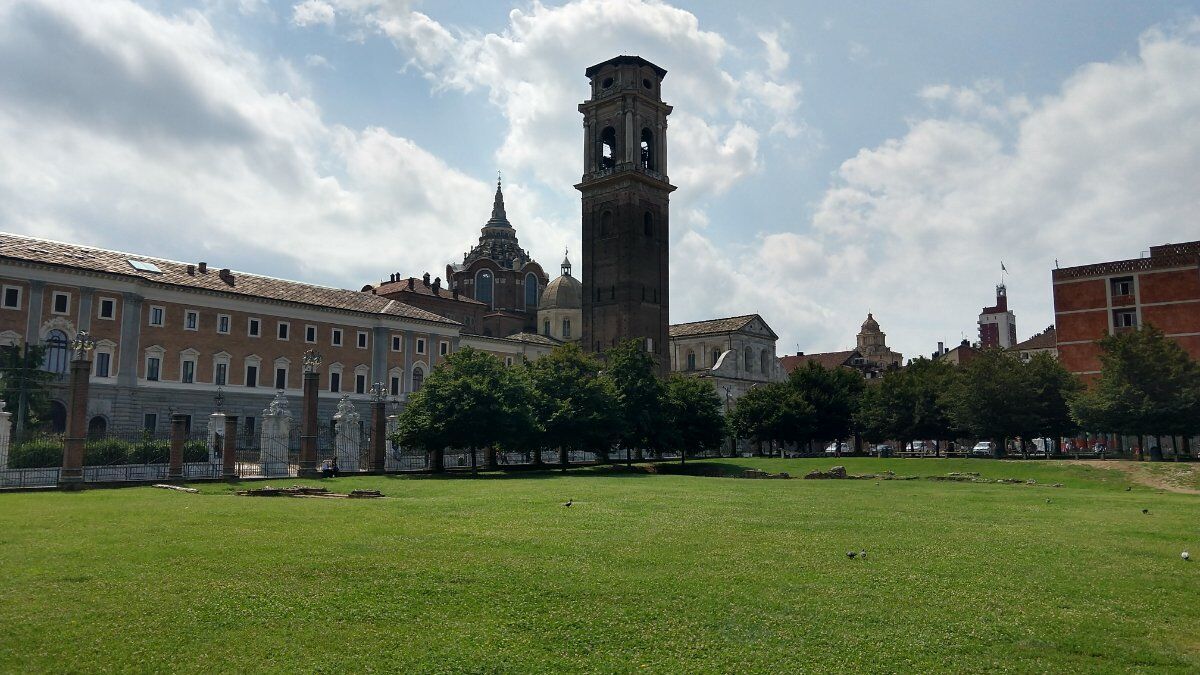 Fiume Dora, il "motore" di Torino: camminata dalla periferia al centro Fiume Dora, il "motore" di Torino: camminata dalla periferia al centro desktop picture