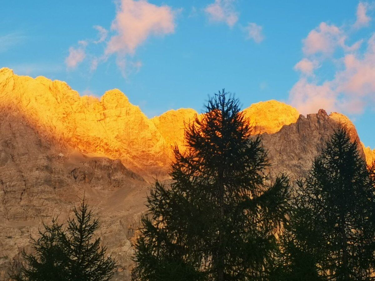 Tramonto sul monte Crot: un balcone sulle valli di Zoldo e Fiorentina desktop picture