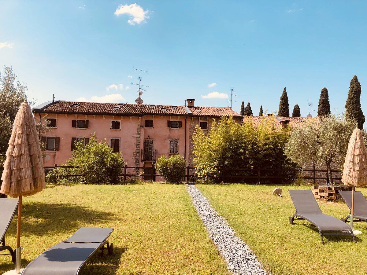 Ferragosto tra le Colline Veronesi: Festa in piscina, pernottamento e Grigliata di gruppo Ferragosto tra le Colline Veronesi: Festa in piscina, pernottamento e Grigliata di gruppo desktop picture