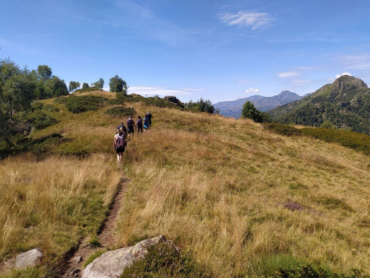 Trekking nei paesaggi mozzafiato dell'Oasi Zegna e delle Alpi Biellesi desktop picture