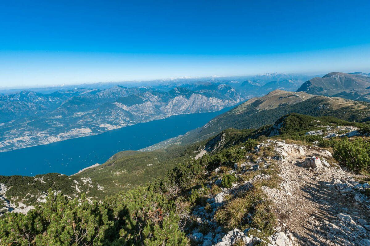 Cima delle Pozzette: escursione sul Monte Baldo Cima delle Pozzette: escursione sul Monte Baldo desktop picture