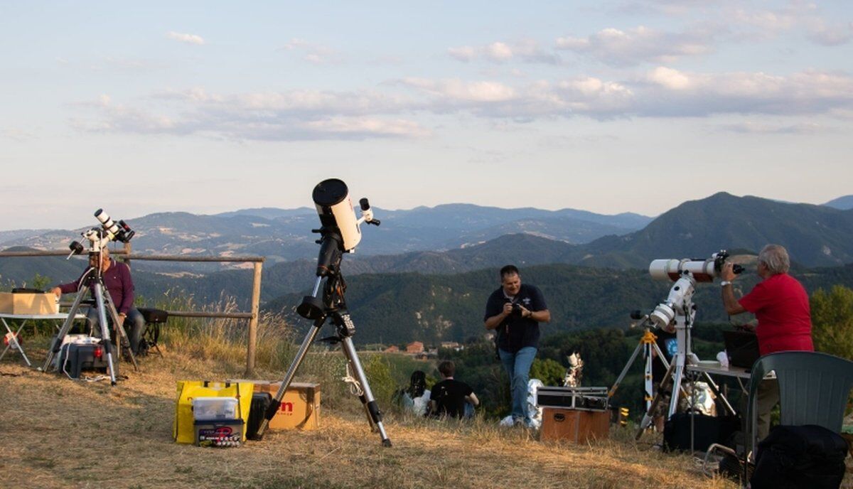 Trekking serale con visita all'Osservatorio astronomico Felsina desktop picture