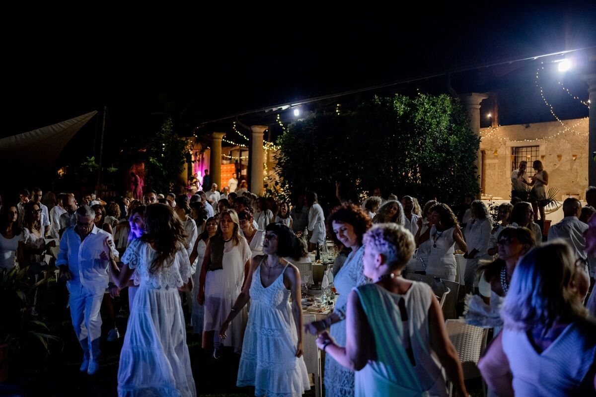 White Party con Dj-Set a Le Jardin di Milano White Party con Dj-Set a Le Jardin di Milano desktop picture