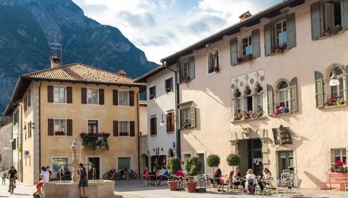 Passeggiata guidata a Venzone, il borgo medievale rinato Passeggiata guidata a Venzone, il borgo medievale rinato desktop picture