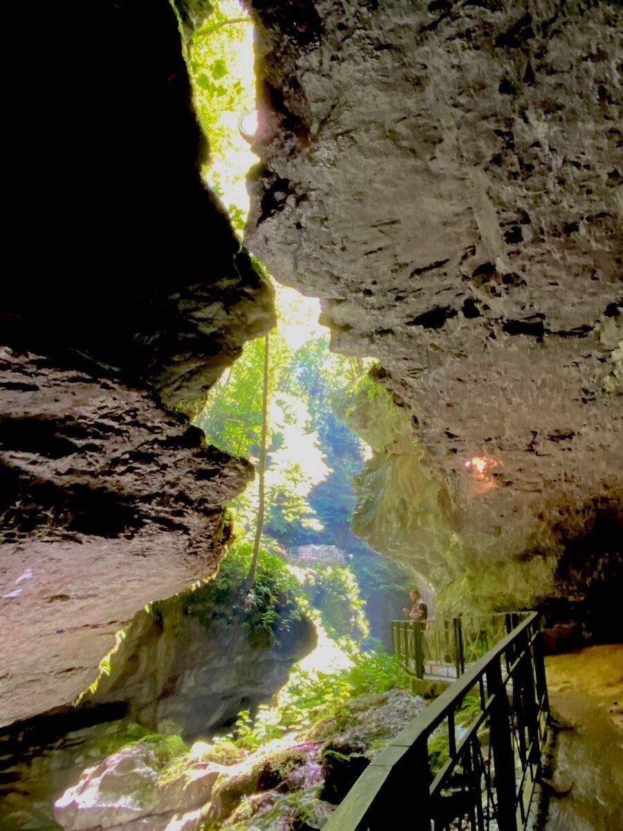 Grotte verdi di Pradis: alla scoperta del Carsismo desktop picture