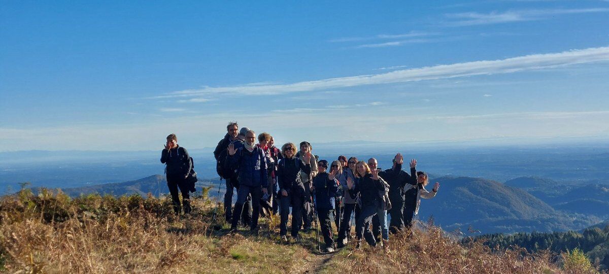 Trekking in direzione della Vetta del Mottarone Trekking in direzione della Vetta del Mottarone desktop picture