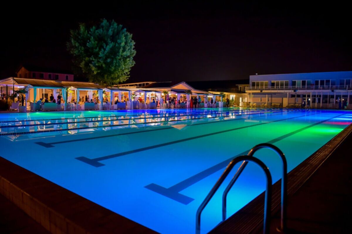 Serata dei Single con Cena e Balli a bordo Piscina alle porte di Treviso desktop picture