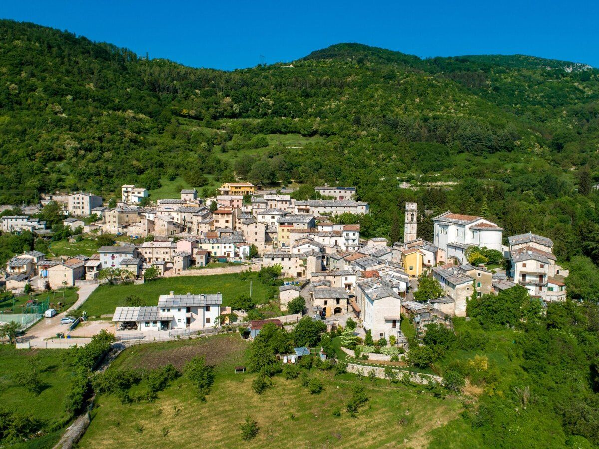Escursione a Molina: il borgo e il Parco delle Cascate desktop picture