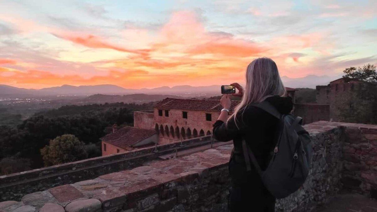 La Quercia delle Streghe e i Sapori d'Autunno a Montecarlo di Lucca La Quercia delle Streghe e i Sapori d'Autunno a Montecarlo di Lucca desktop picture