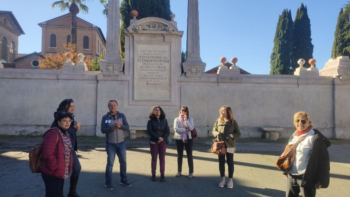 Passeggiata a Roma: il Colle Aventino tra esoterismo e mistero Passeggiata a Roma: il Colle Aventino tra esoterismo e mistero desktop picture