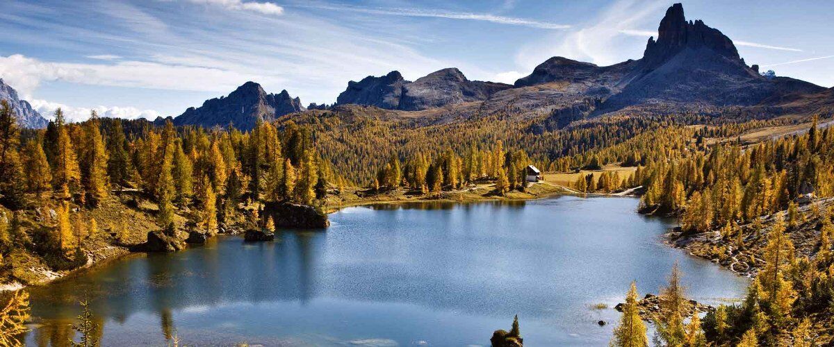 Trekking autunnale alla Croda da Lago Trekking autunnale alla Croda da Lago desktop picture