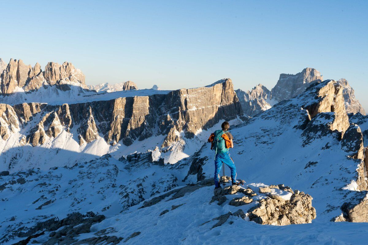 Ciaspolata nelle meravigliosi Dolomiti: tra le 5 Torri e Novolau Ciaspolata nelle meravigliosi Dolomiti: tra le 5 Torri e Novolau desktop picture