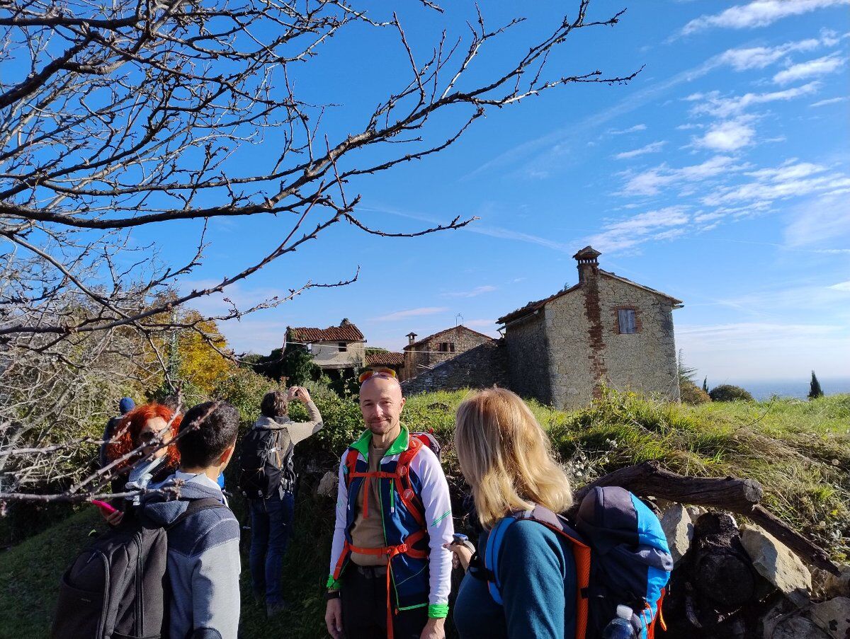 Emozionante trekking tra l'Eremo di San Bovo e le Cascate del Silan Emozionante trekking tra l'Eremo di San Bovo e le Cascate del Silan desktop picture