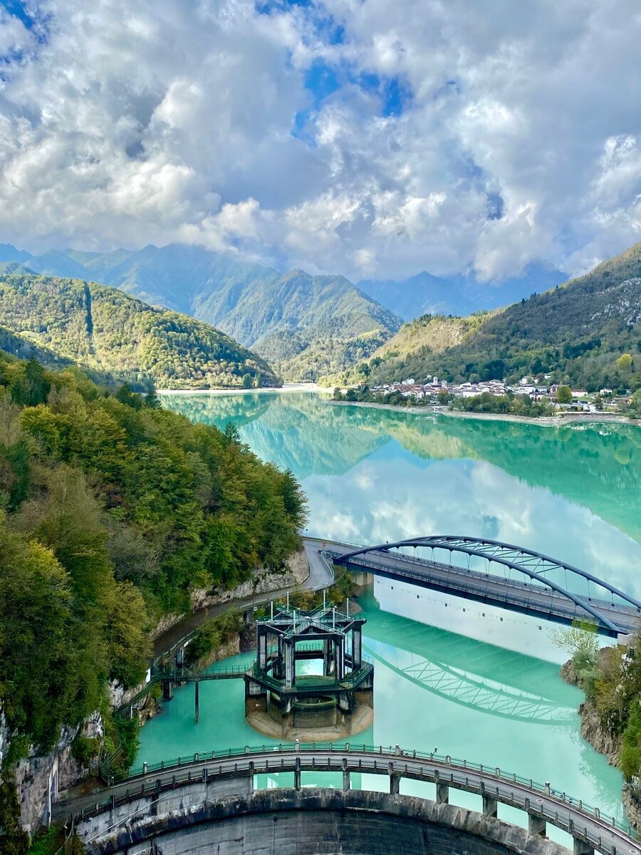 Sentiero del Dint: trekking tra boschi carsici e il Lago di Barcis desktop picture