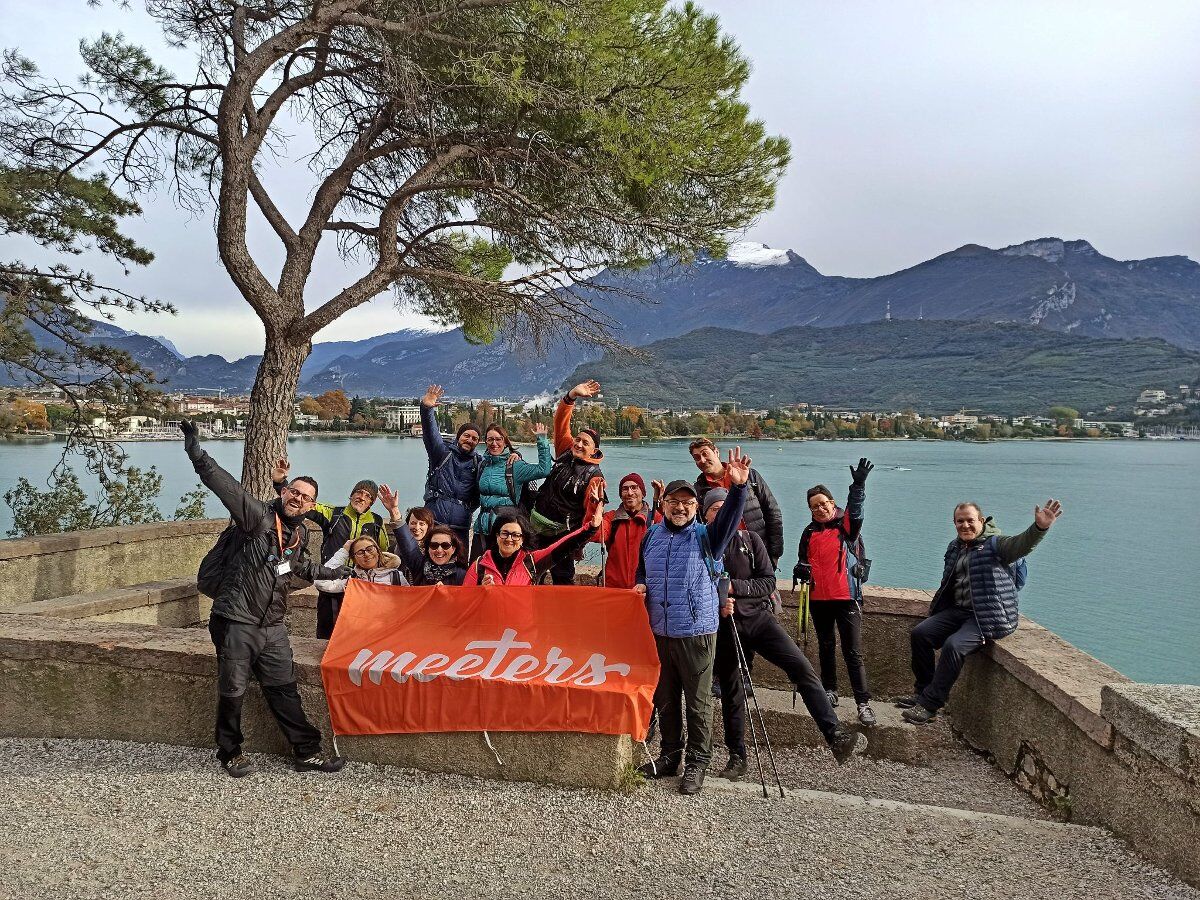 Camminata lungo la spettacolare Strada del Ponale Camminata lungo la spettacolare Strada del Ponale desktop picture