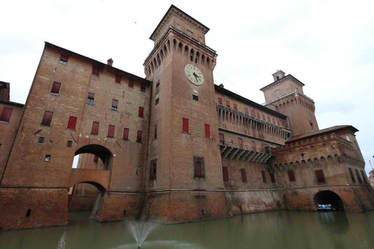 Ferrara misteriosa e segreta: suggestivo tour tra medioevo ed Estensi desktop picture