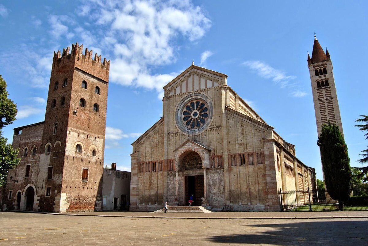 Carnevale a Verona: tour da San Zeno all'Arena con assaggi di frittelle desktop picture