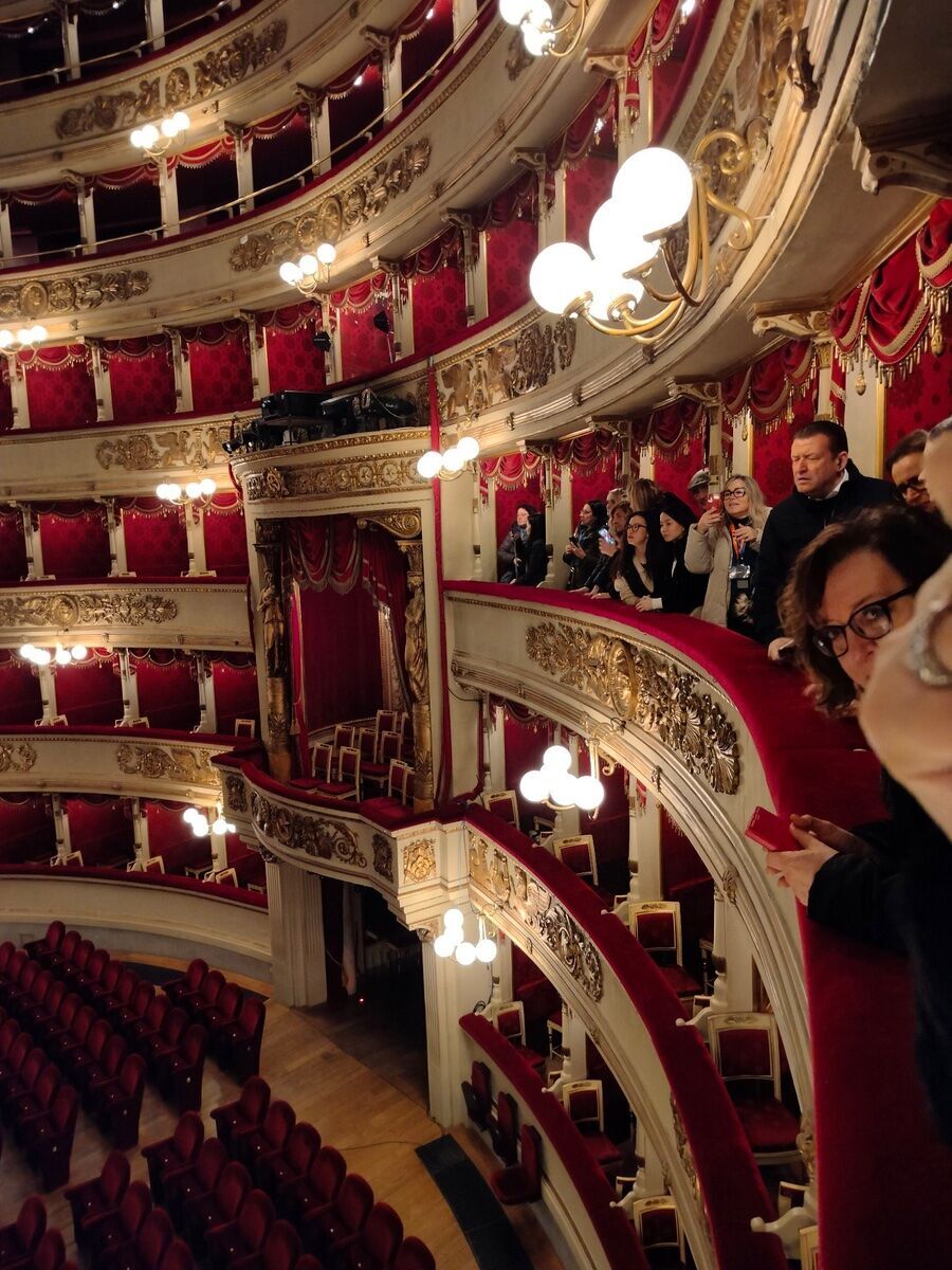 Visita guidata al Museo e al Teatro alla Scala di Milano: il più bel teatro del mondo desktop picture