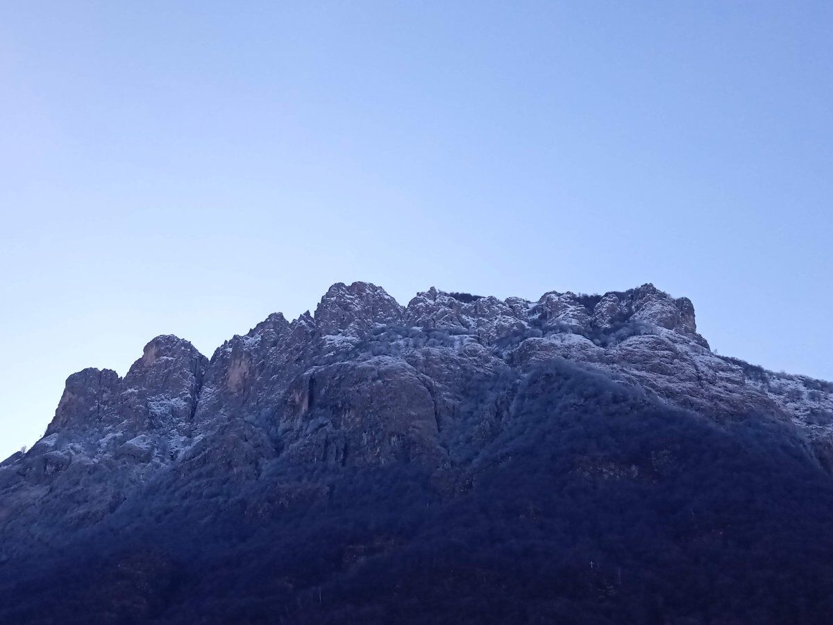 Passeggiata tra storia e natura alla scoperta di Parlasco: la perla della Valsassina Passeggiata tra storia e natura alla scoperta di Parlasco: la perla della Valsassina desktop picture
