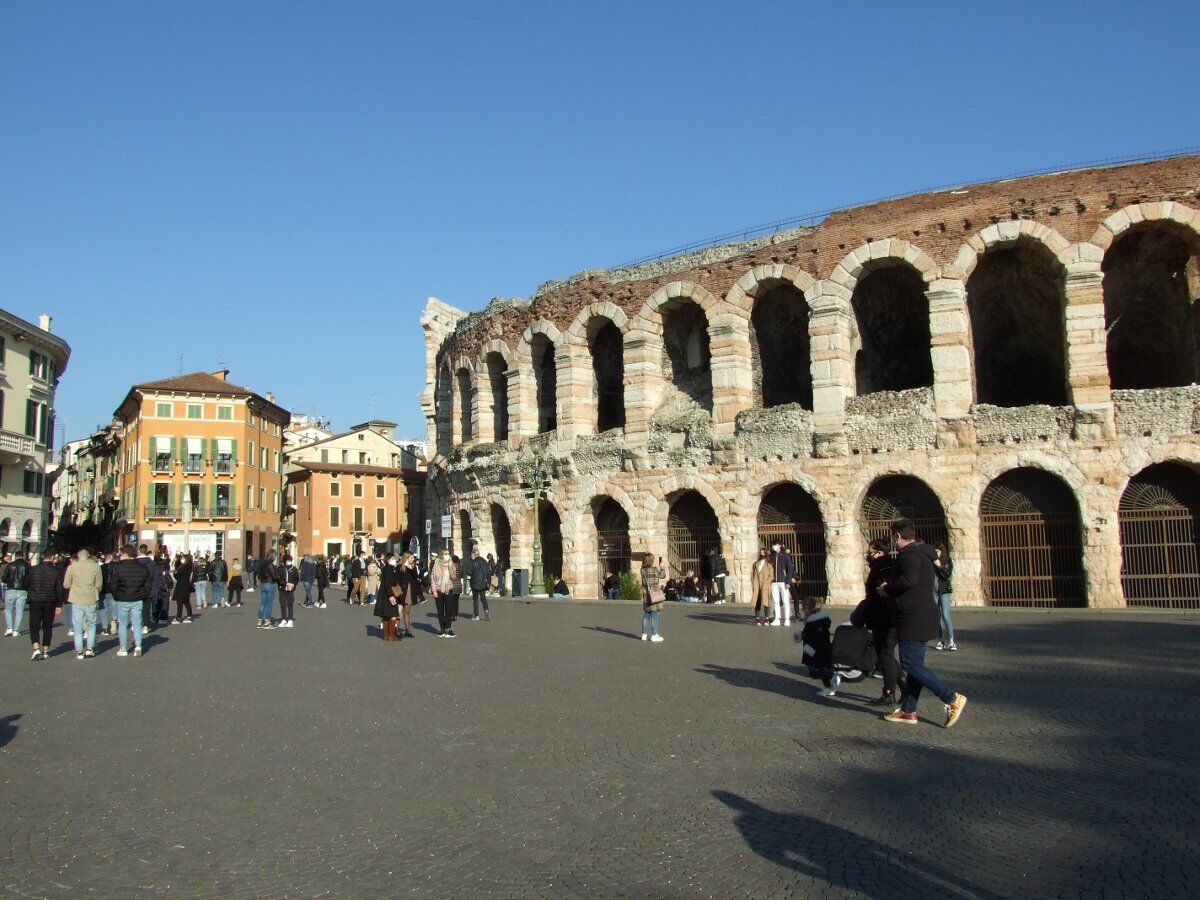 Tour guidato nella Verona romana con ingresso all'Arena desktop picture