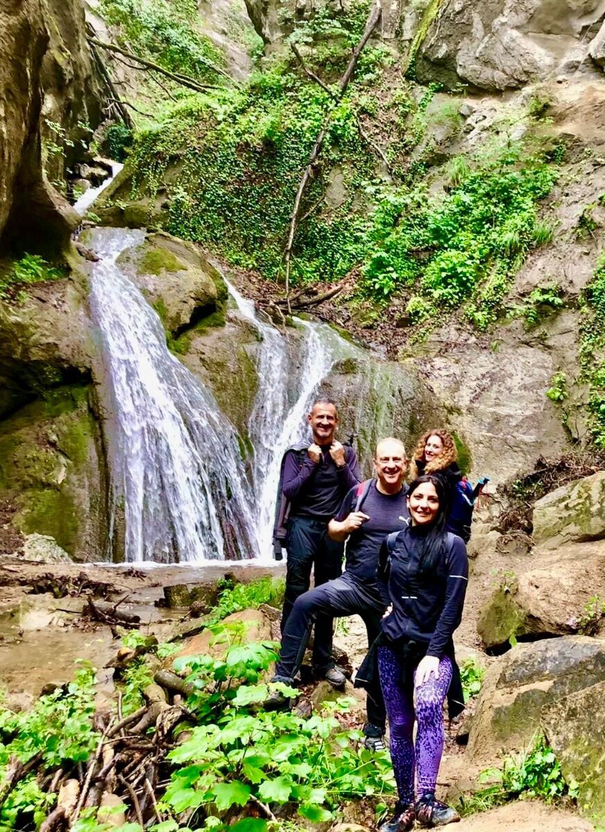 Trekking tra borghi, torrenti e cascate con cena finale in osteria desktop picture