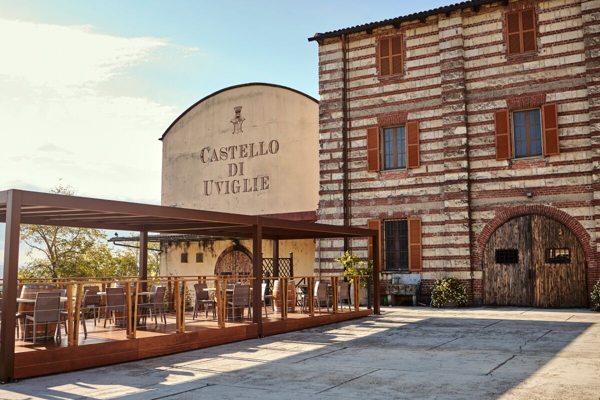 Conosciamo in Monferrato: le Cantine Castello di Uviglie tra arte, vini e cammini desktop picture