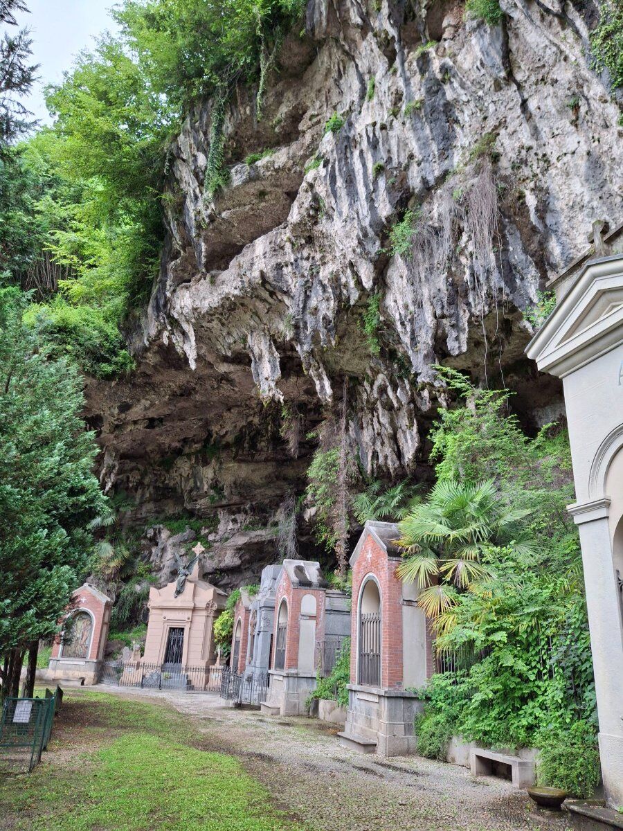 Trekking urbano a Lecco: dai monti al lago attraverso i rioni del fiume Trekking urbano a Lecco: dai monti al lago attraverso i rioni del fiume desktop picture