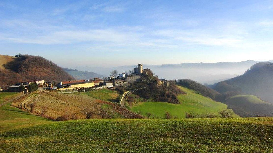 La Foresta, la Torre e i Murales di Lavacchio: alla scoperta di Pavullo nel Frignano La Foresta, la Torre e i Murales di Lavacchio: alla scoperta di Pavullo nel Frignano desktop picture