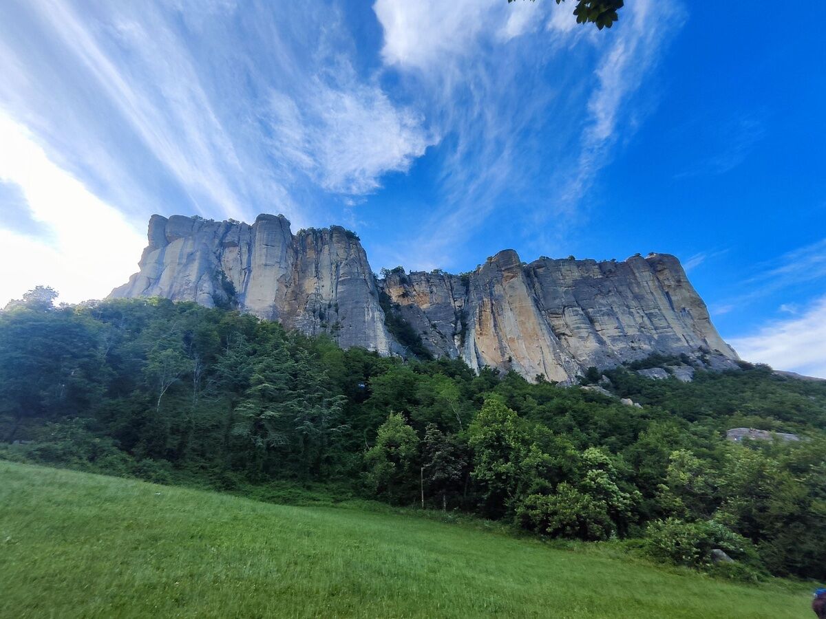 La Pietra di Bismantova e la luna: trekking con cena al sacco La Pietra di Bismantova e la luna: trekking con cena al sacco desktop picture