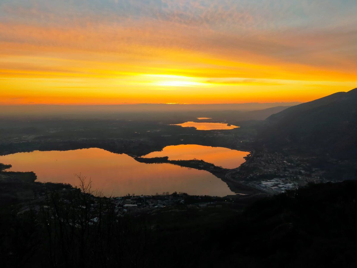 Tramonto con aperitivo al Monte Barro con vista sul Lago Tramonto con aperitivo al Monte Barro con vista sul Lago desktop picture