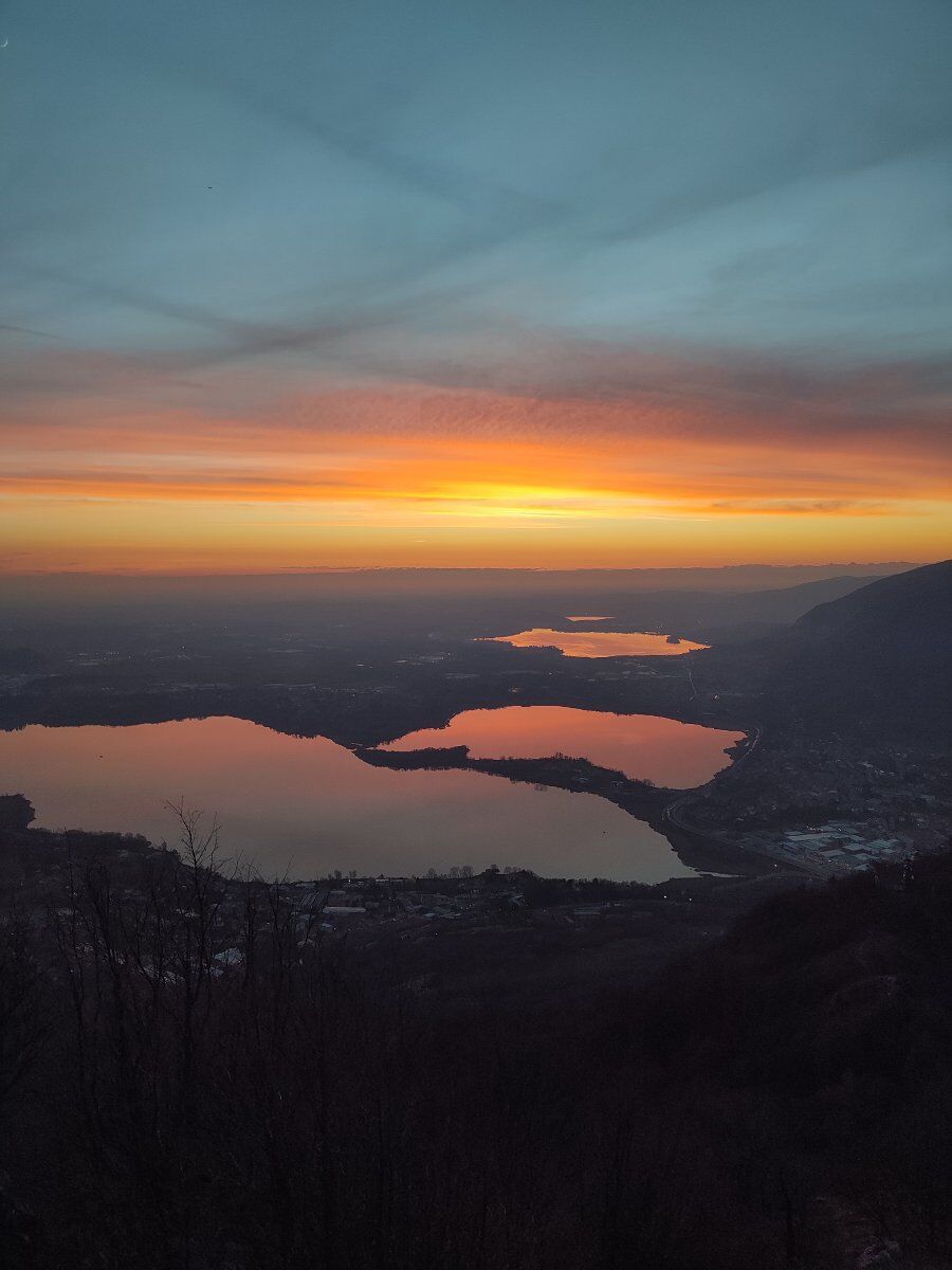 Esperienza serale in E-Bike con tramonto sul Monte Barro Esperienza serale in E-Bike con tramonto sul Monte Barro desktop picture