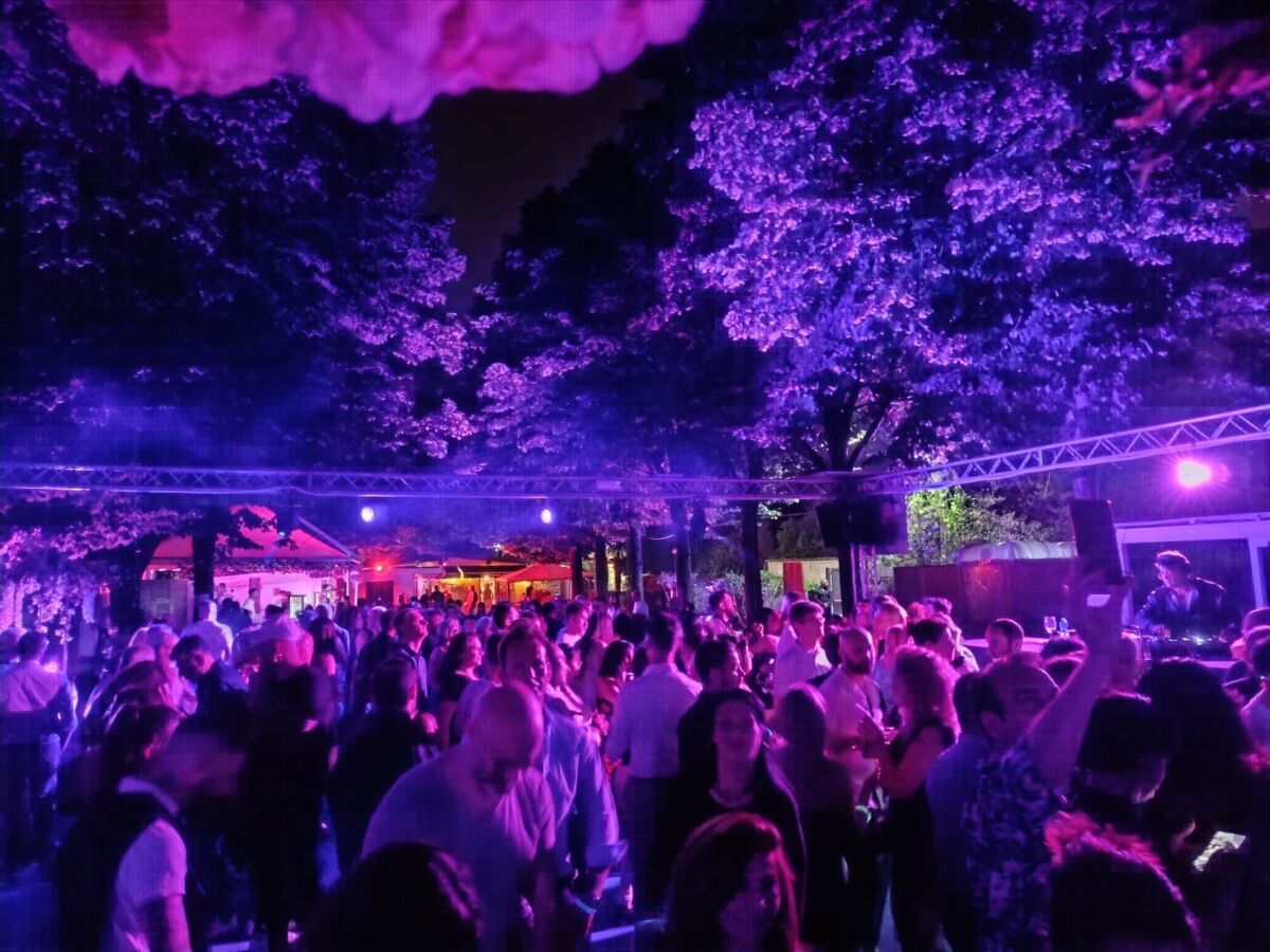 Aperitivo vista lago con Dj-Set al Sunset Play Aperitivo vista lago con Dj-Set al Sunset Play desktop picture