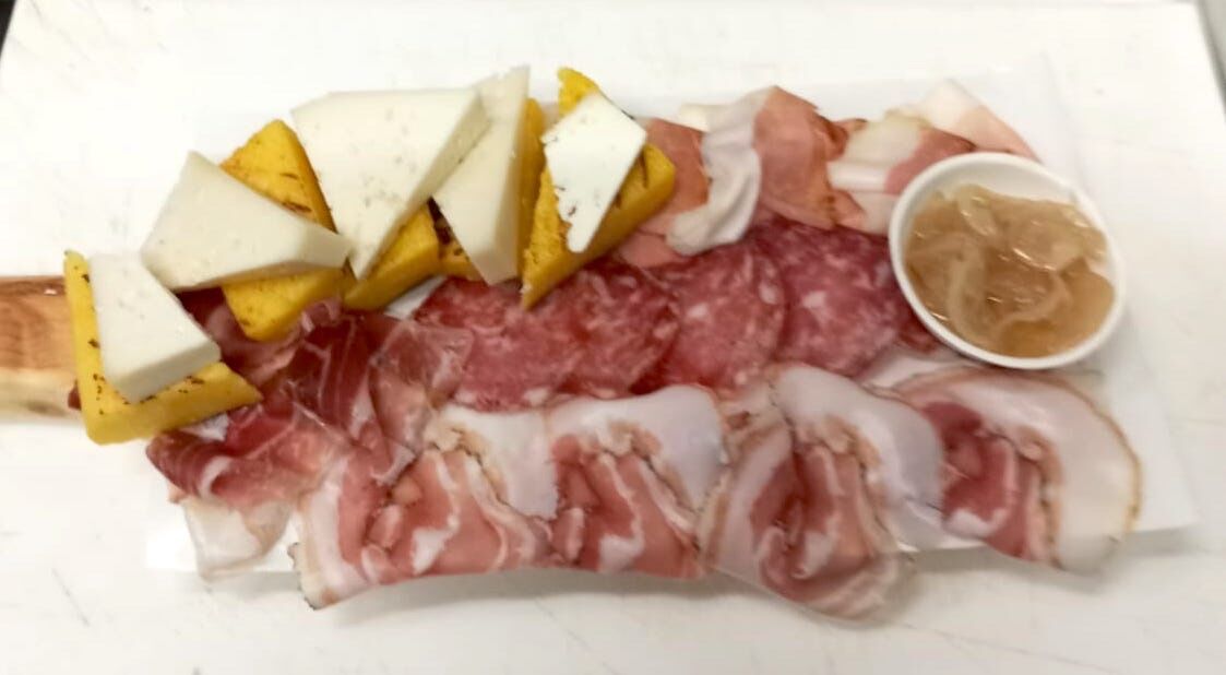 Malga Fara: facile trekking e merenda in malga con prodotti tipici Malga Fara: facile trekking e merenda in malga con prodotti tipici desktop picture