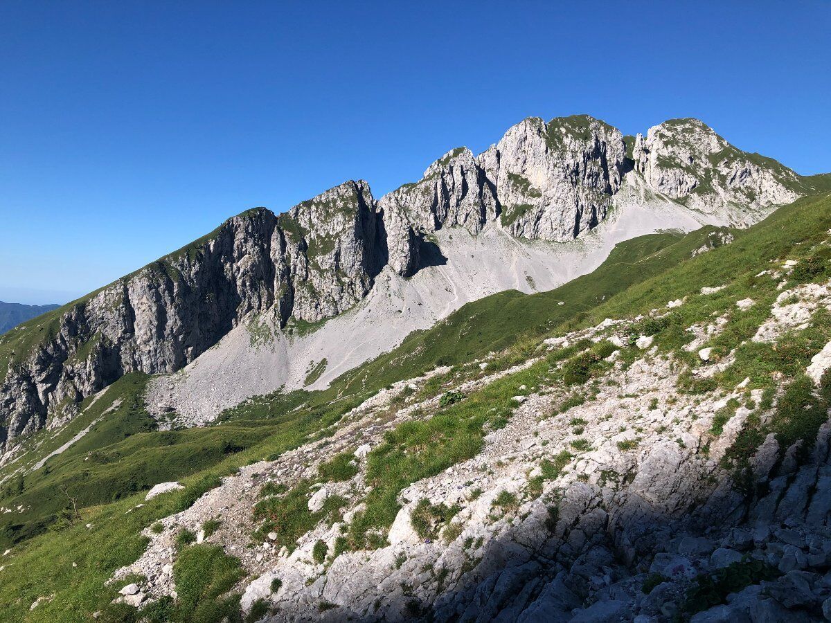 Escursione alla Cappella Savina in Presolana Escursione alla Cappella Savina in Presolana desktop picture