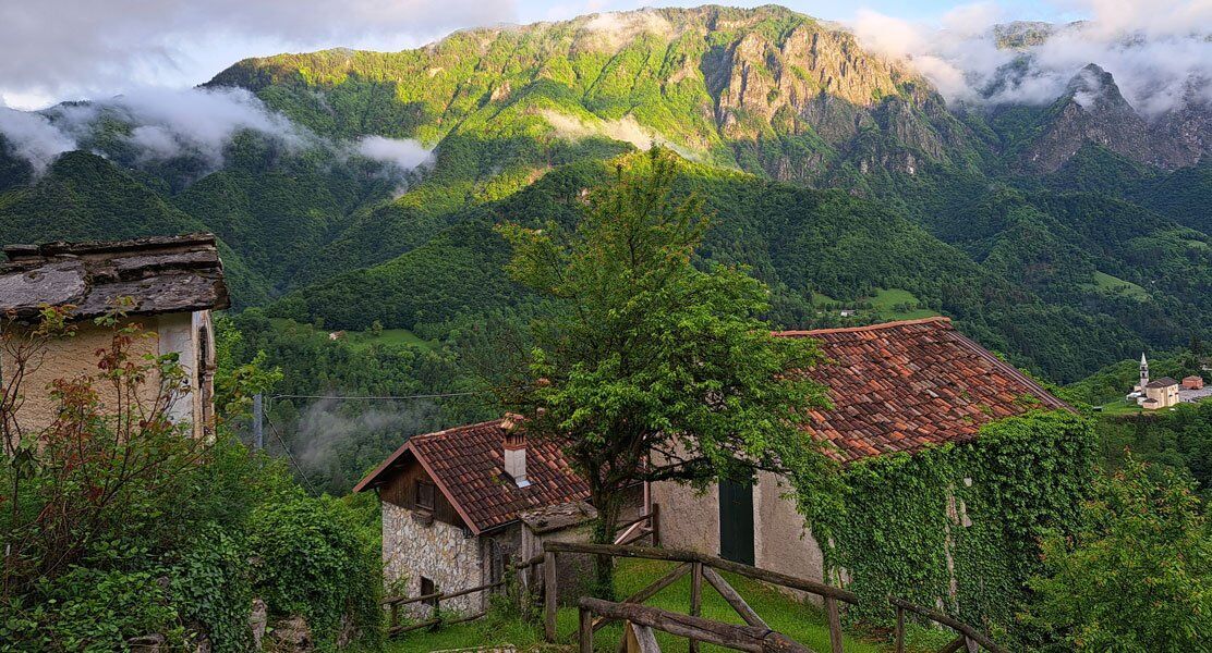 Escursione nel Massiccio del Grappa: il sentiero dei Fojaroi Escursione nel Massiccio del Grappa: il sentiero dei Fojaroi desktop picture