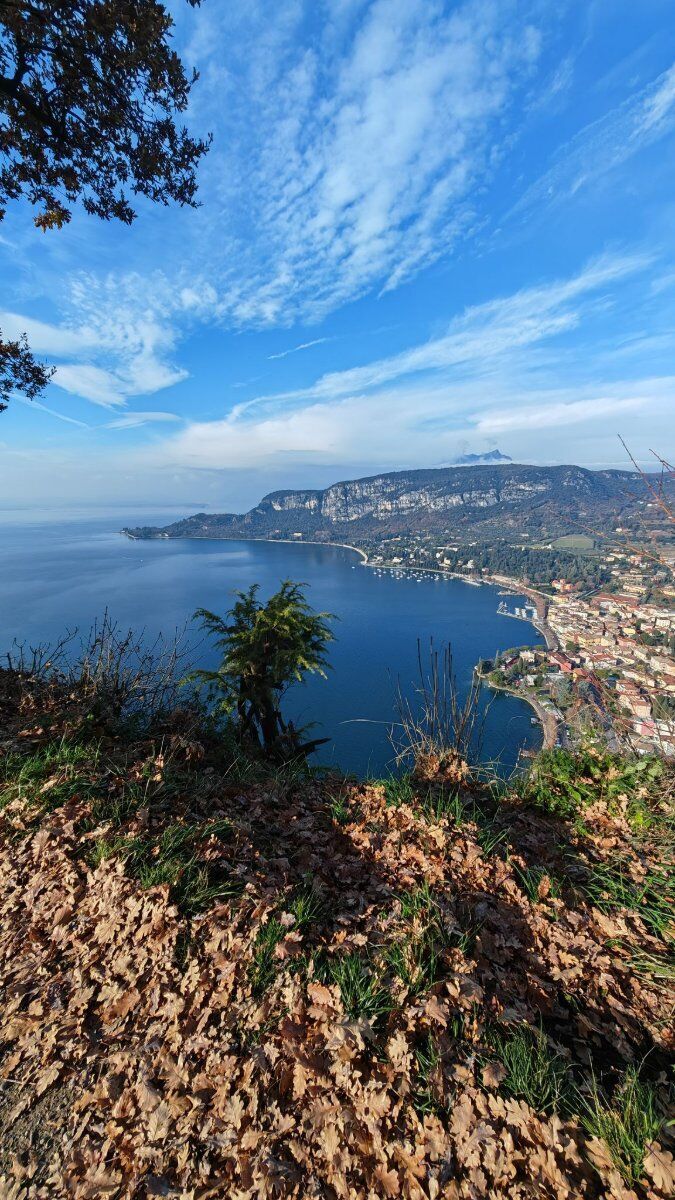 Novità: Avventura di Trekking al Lago di Garda - Due Escursioni Panoramiche Novità: Avventura di Trekking al Lago di Garda - Due Escursioni Panoramiche desktop picture