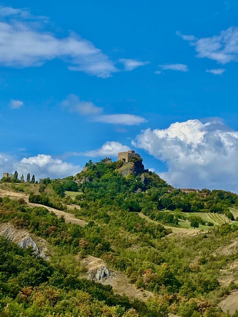 Panoramico trekking sul sentiero dei Ducati con ritorno in treno Panoramico trekking sul sentiero dei Ducati con ritorno in treno desktop picture