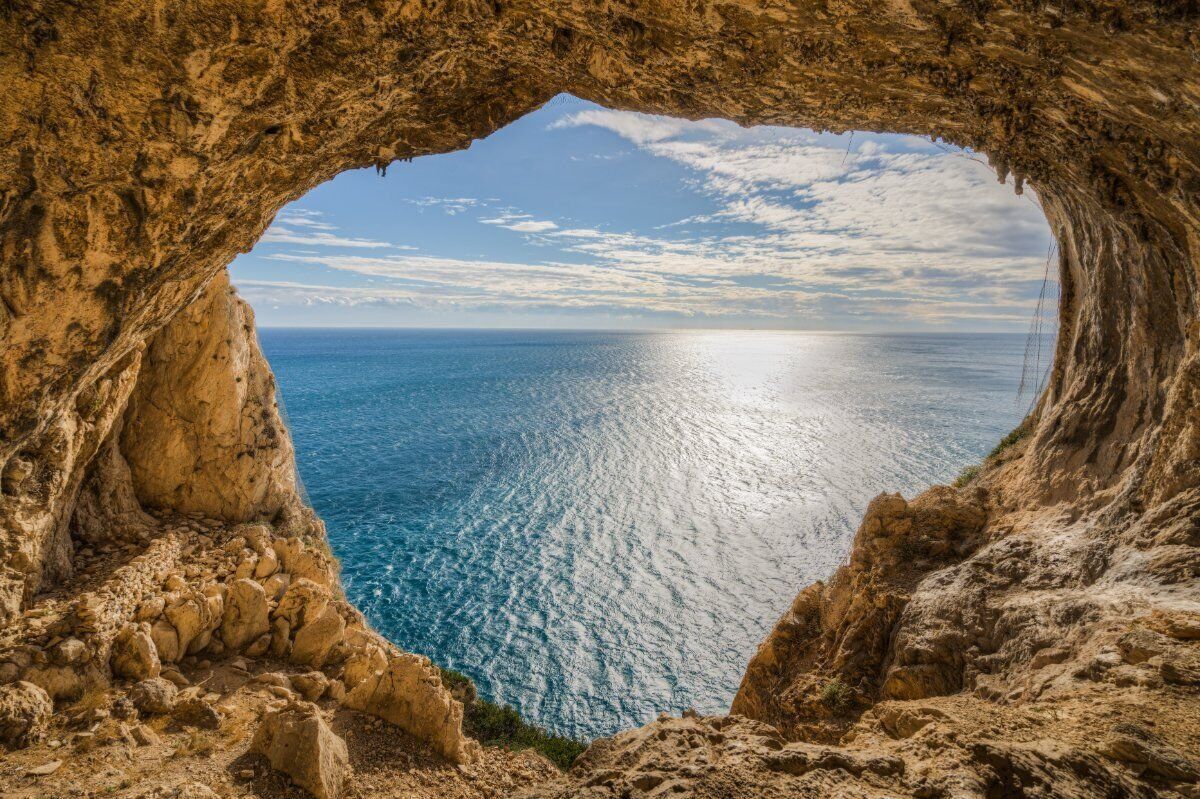 Noli, escursione sul mare: antro dei Falsari e sentiero del Pellegrino Noli, escursione sul mare: antro dei Falsari e sentiero del Pellegrino desktop picture