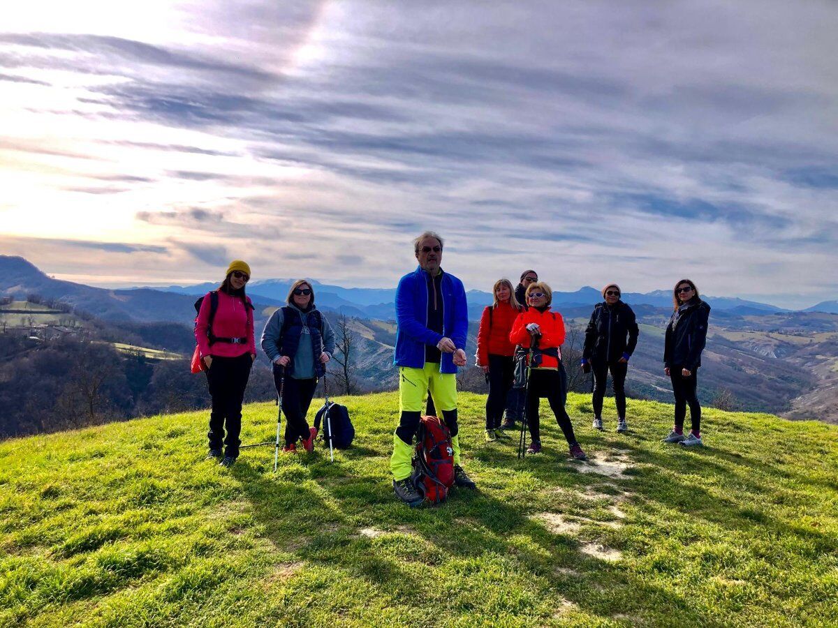 Trekking Via Matildica: tra Antichi Borghi e Suggestivi Laghetti Trekking Via Matildica: tra Antichi Borghi e Suggestivi Laghetti desktop picture