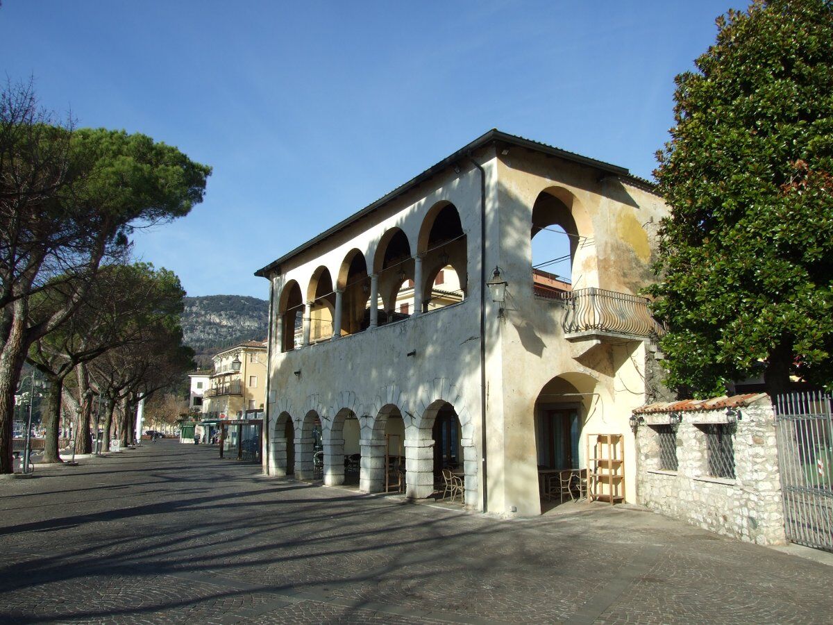 Tour Esclusivo a Garda: Scopri Storia e Sapori Locali Tour Esclusivo a Garda: Scopri Storia e Sapori Locali desktop picture