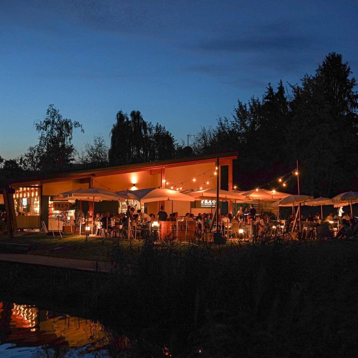 Aperitivo con Dj-Set al Ficus di Giussano Aperitivo con Dj-Set al Ficus di Giussano desktop picture